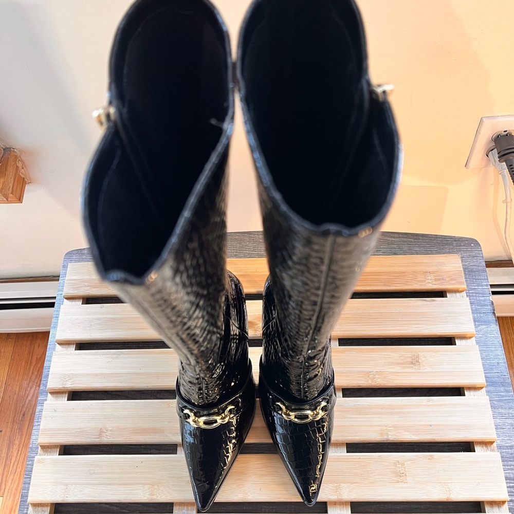STEVE MADDEN : PURSUIT BLACK CROCODILE BOOTS